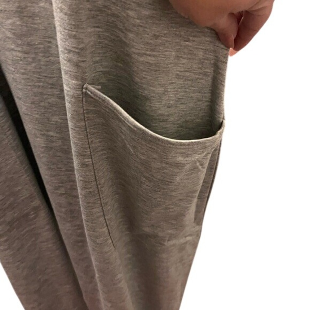 Double Take Full Size V-Neck Sleeveless Jumpsuit with Pockets.  Size‎ L - Picture 3 of 8